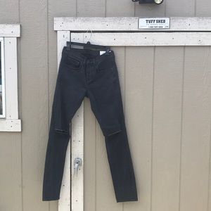 Men’s gray Rag & Bone extra slim w/holes @knees